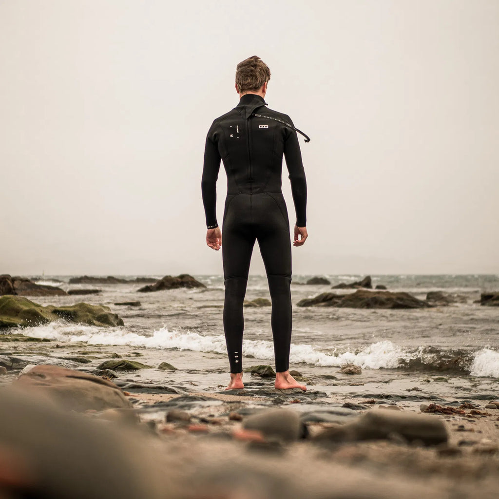 Element 4/3 Back Zip men worn by Ion team rider